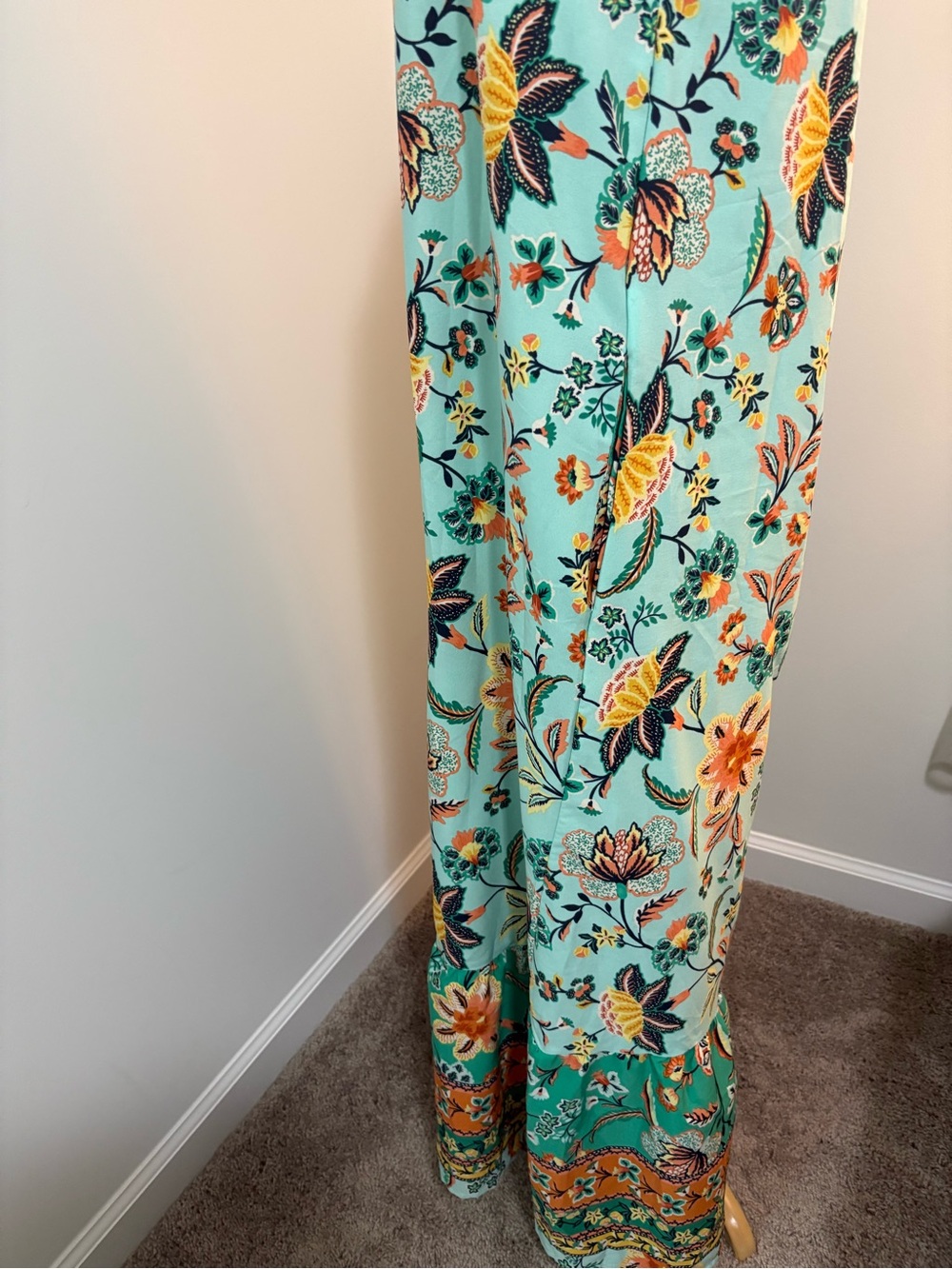 Emery Rose Floral Jumpsuit with Ruffled Legs - Picture 6 of 13